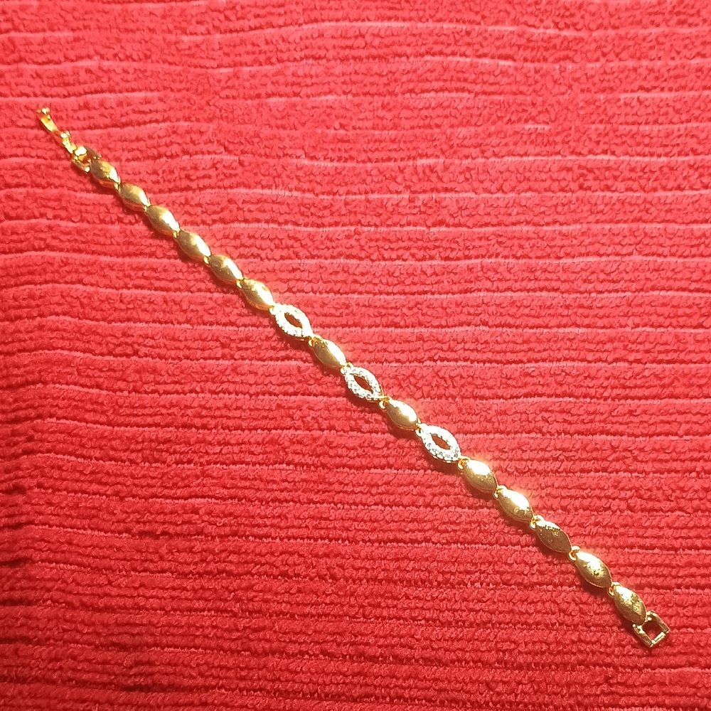 Elegant Gold and Silver Women's Bracelet